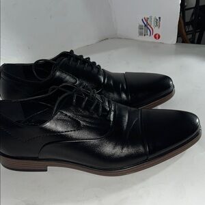 Van Heusen Black Leather Oxfords